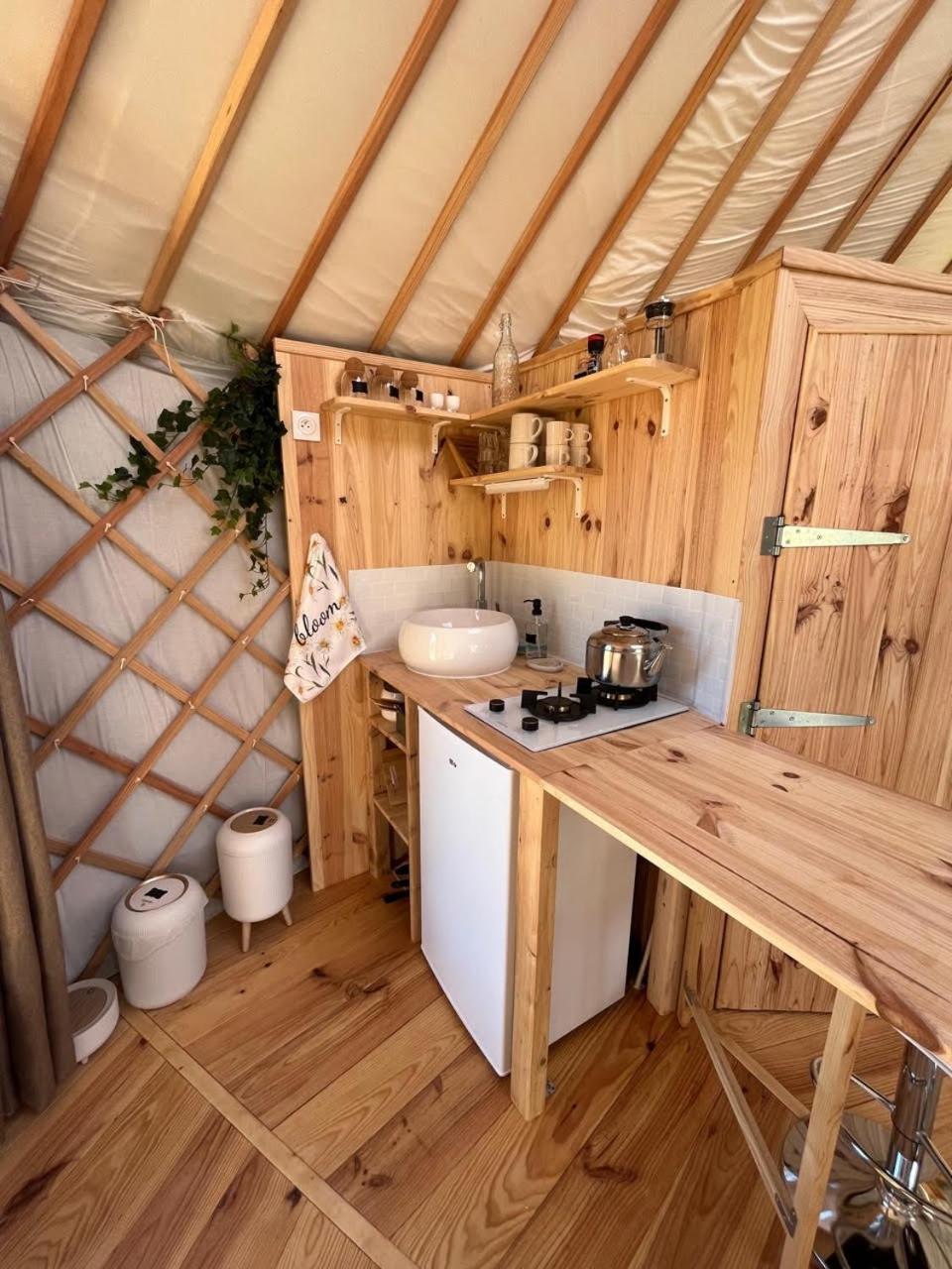 Les Logements Insolites De La Base Nautique Verneuil Kültér fotó